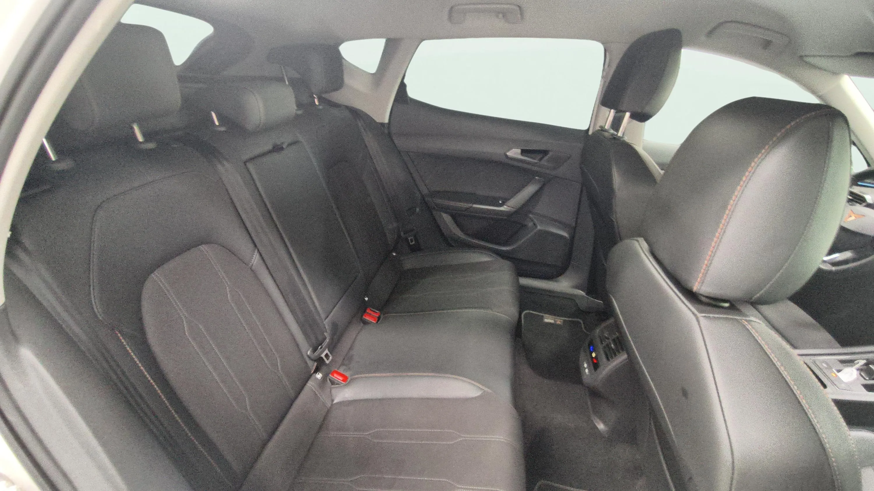 Cupra Formentor 1.5 TSI DSG - foto 13