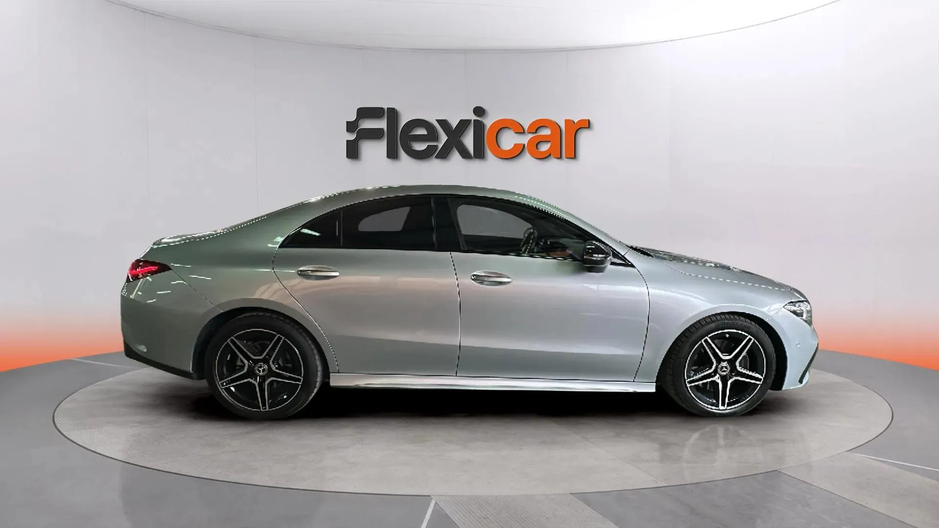 Mercedes-Benz CLA 190 - foto 8