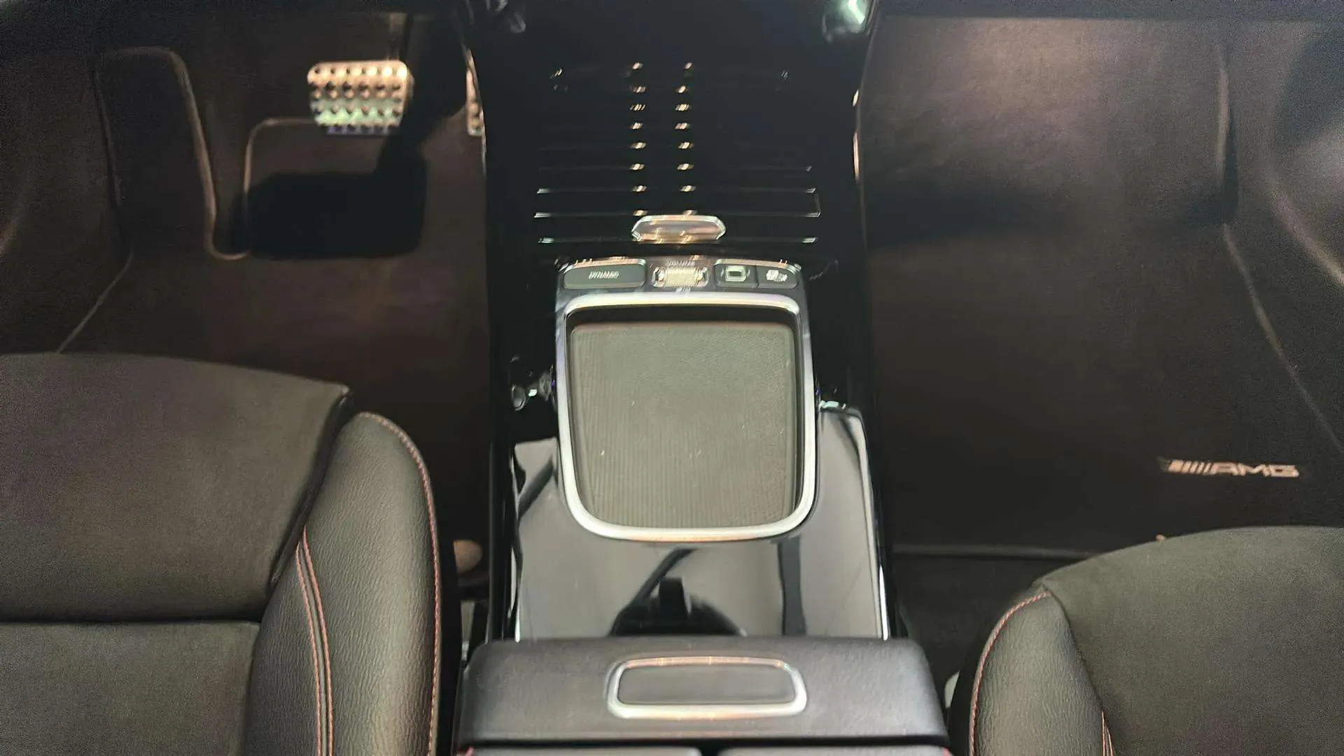 Mercedes-Benz CLA 190 - foto 16