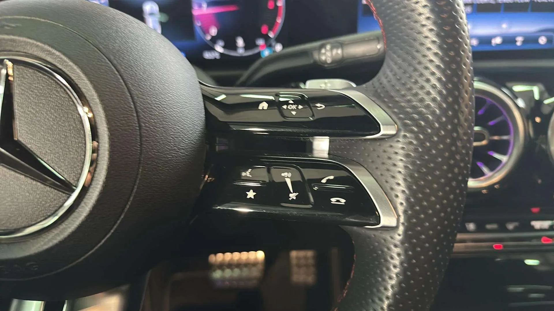 Mercedes-Benz CLA 190 - foto 13