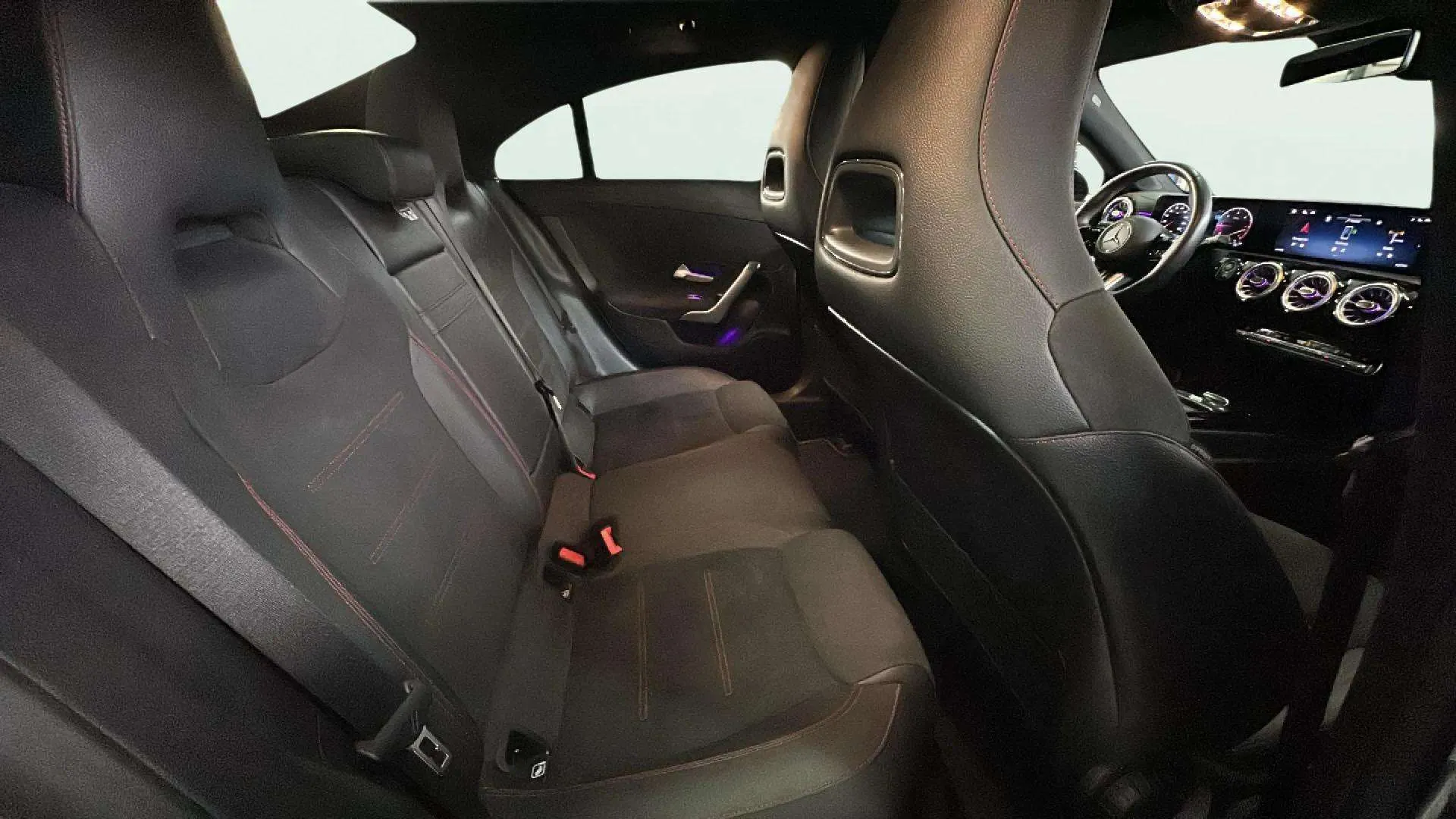 Mercedes-Benz CLA 190 - foto 24
