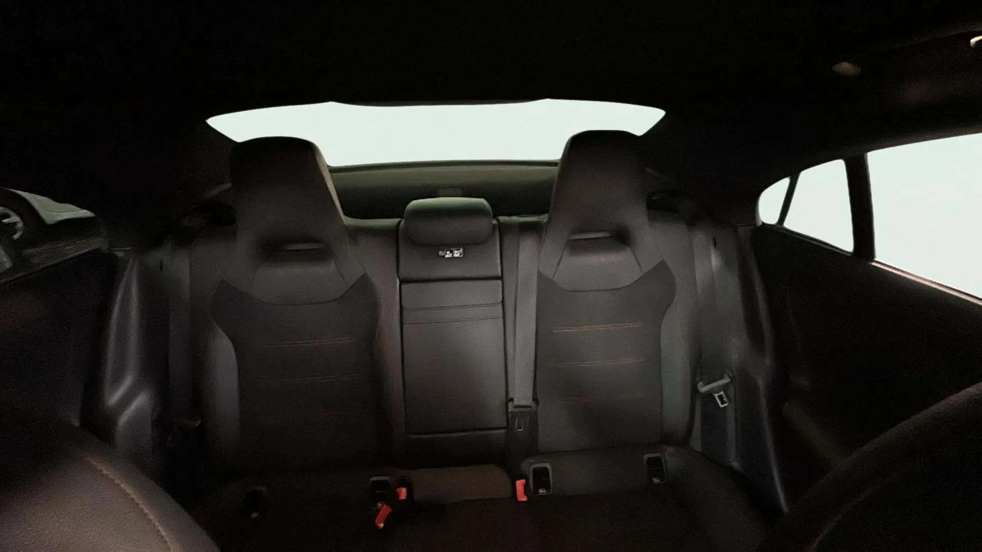 Mercedes-Benz CLA 190 - foto 25