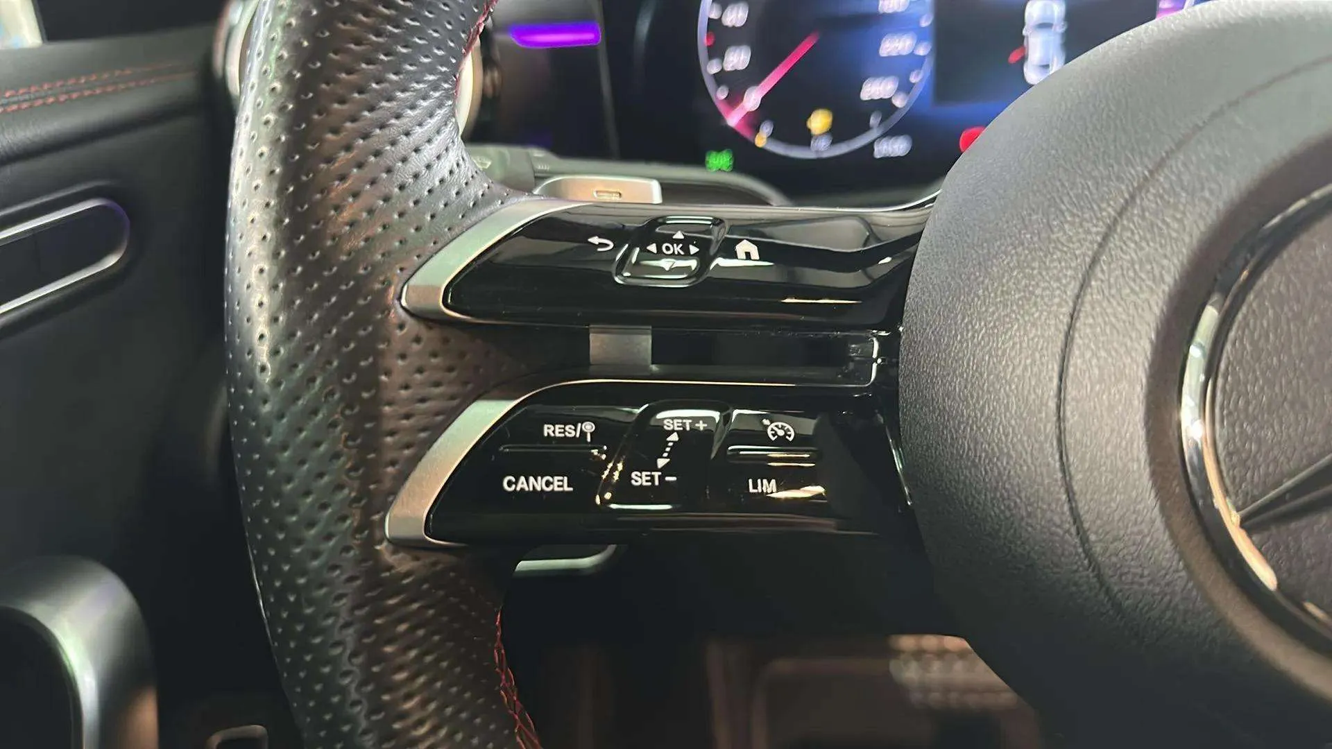 Mercedes-Benz CLA 190 - foto 12