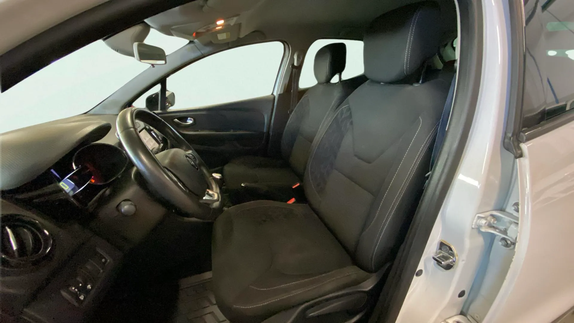 Renault Clio Intens TCe - foto 13
