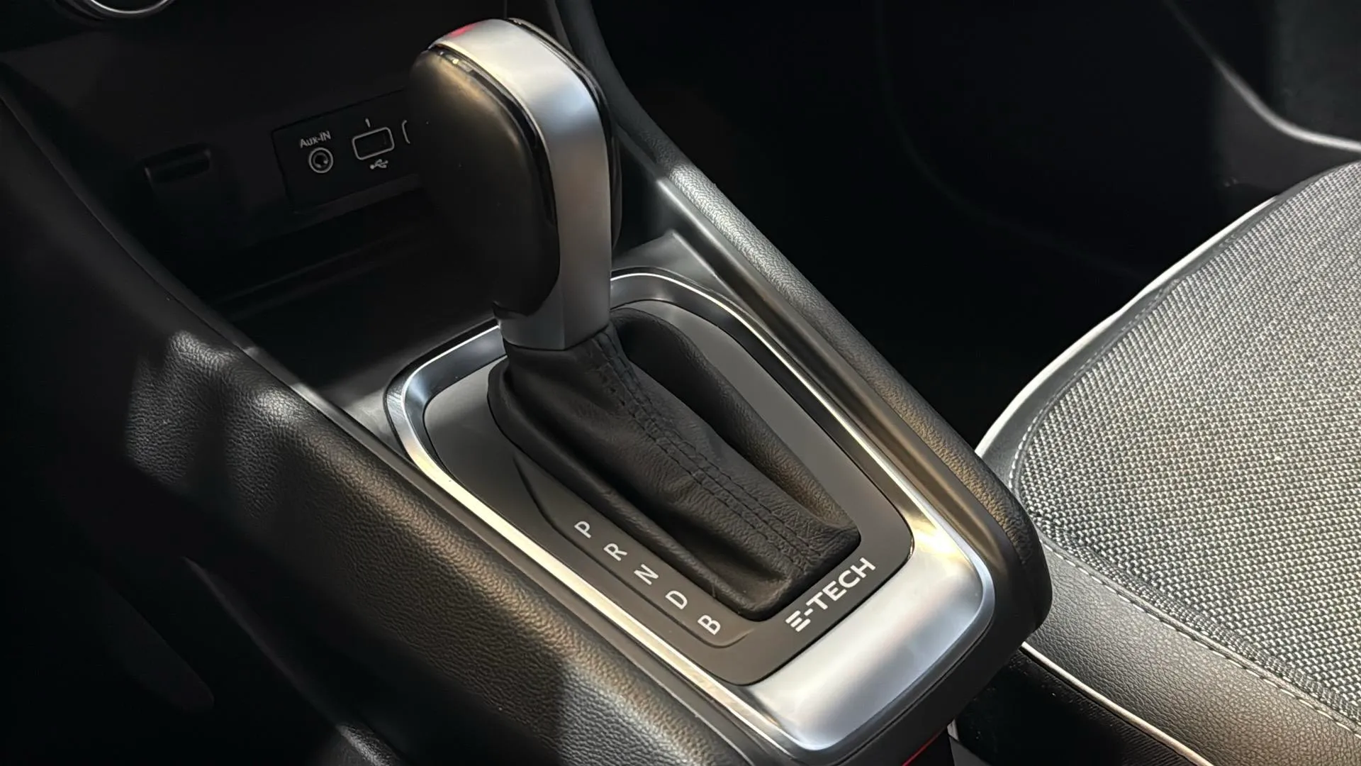 Renault Captur Zen E-Tech Híbrido - foto 14