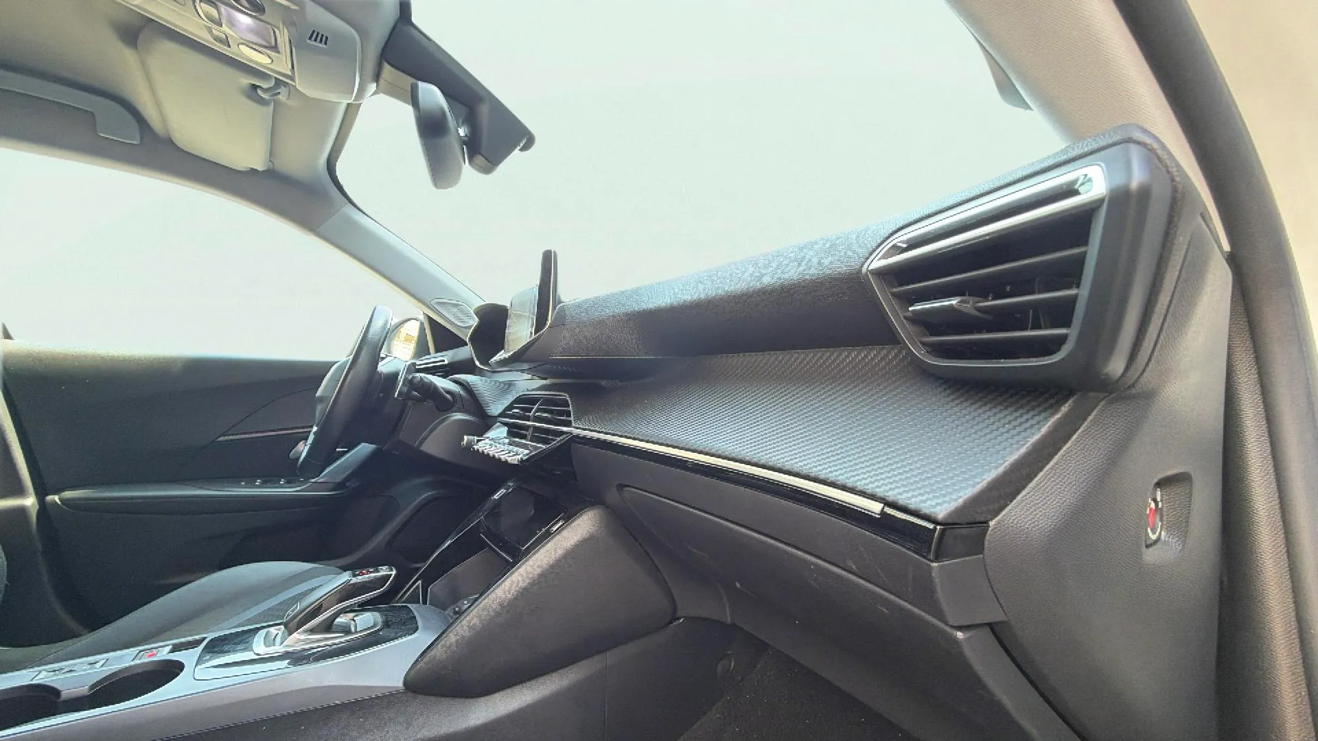 Peugeot 2008 Allure Pack PureTech 130 EAT8 - foto 19