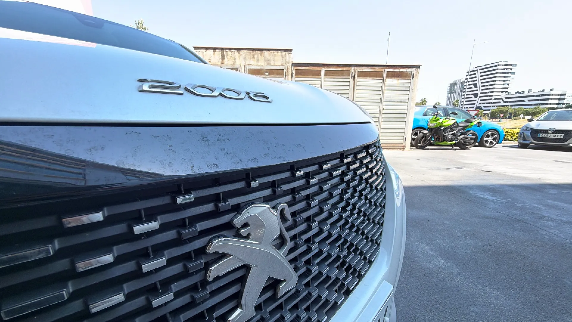 Peugeot 2008 Allure Pack PureTech 130 EAT8 - foto 30