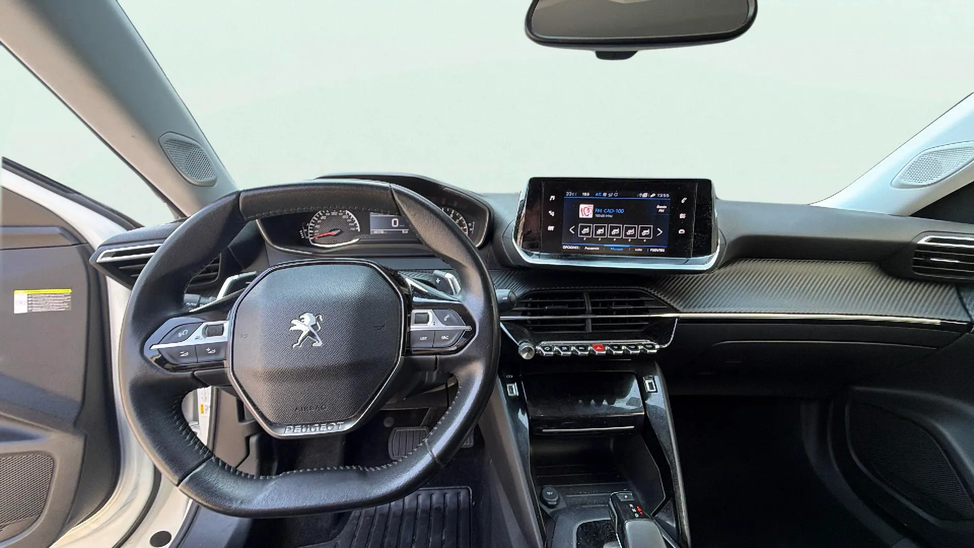 Peugeot 2008 Allure Pack PureTech 130 EAT8 - foto 21