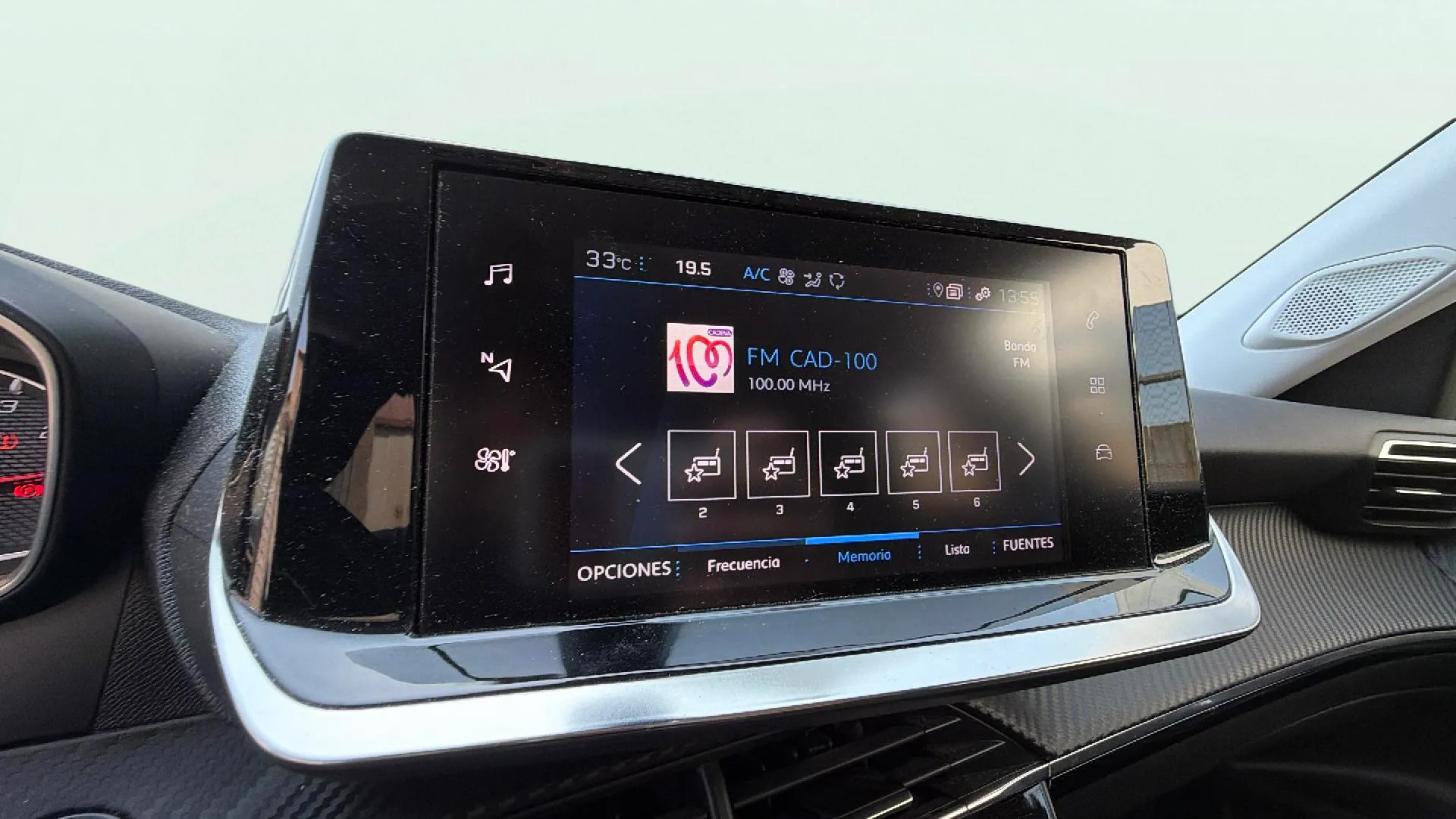 Peugeot 2008 Allure Pack PureTech 130 EAT8 - foto 12