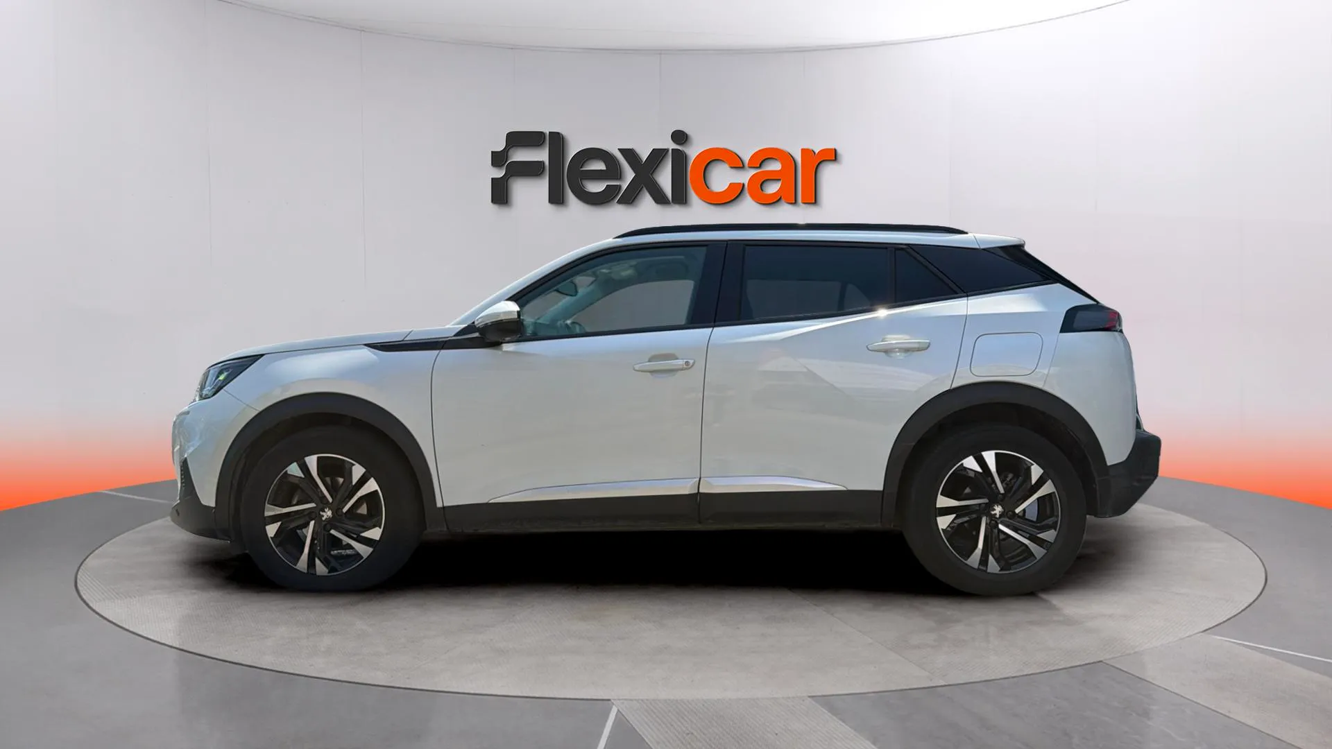 Peugeot 2008 Allure Pack PureTech 130 EAT8 - foto 4