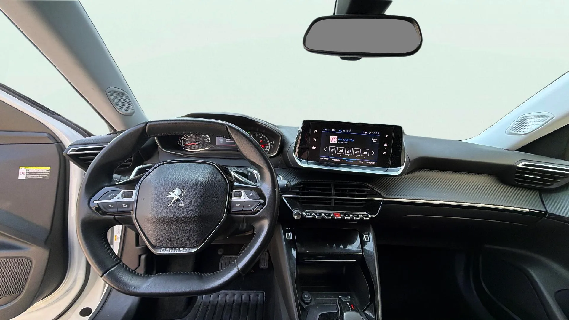 Peugeot 2008 Allure Pack PureTech 130 EAT8 - foto 11