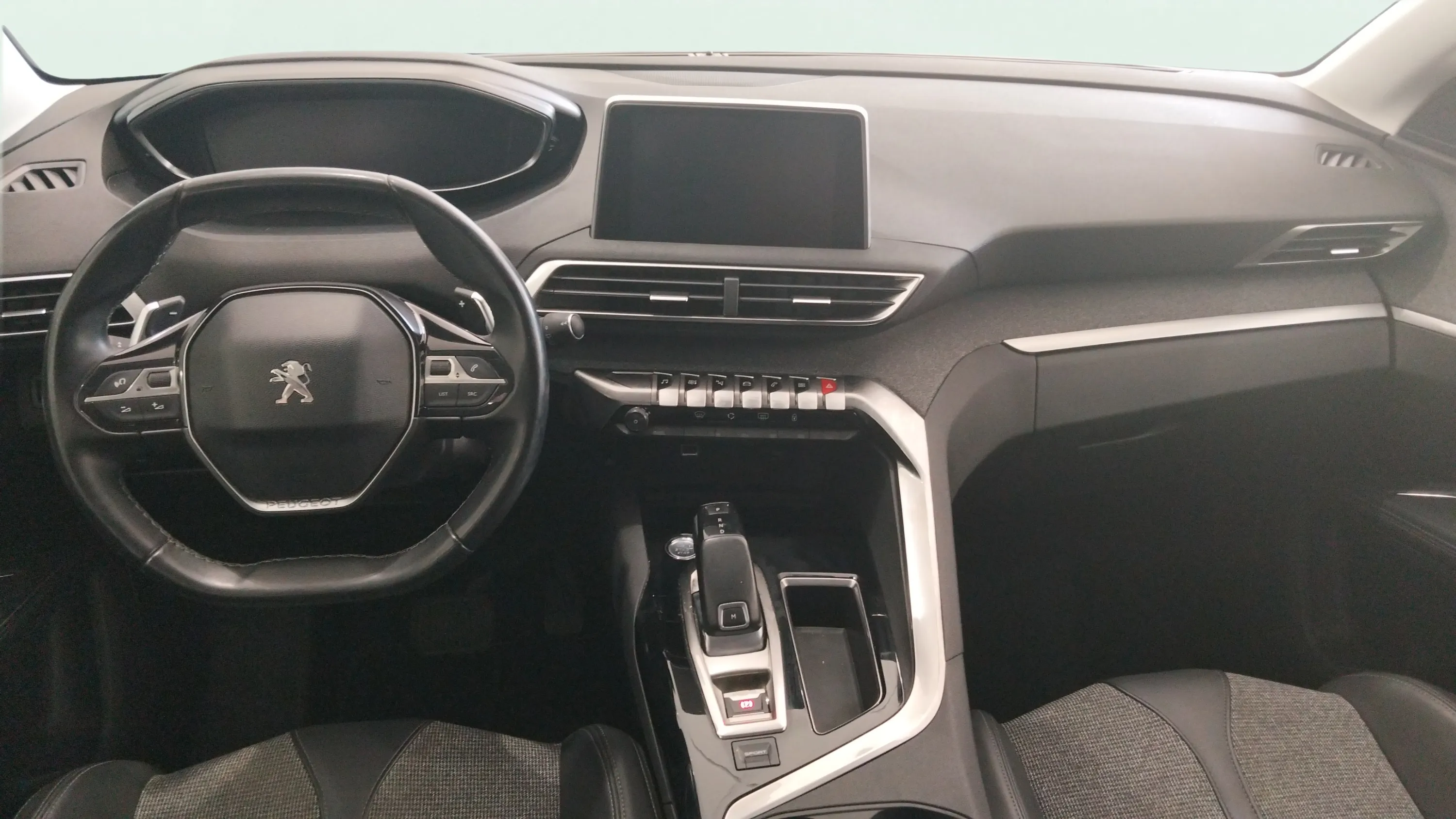 Peugeot 5008 Allure 1.2L PureTech EAT8 - foto 10