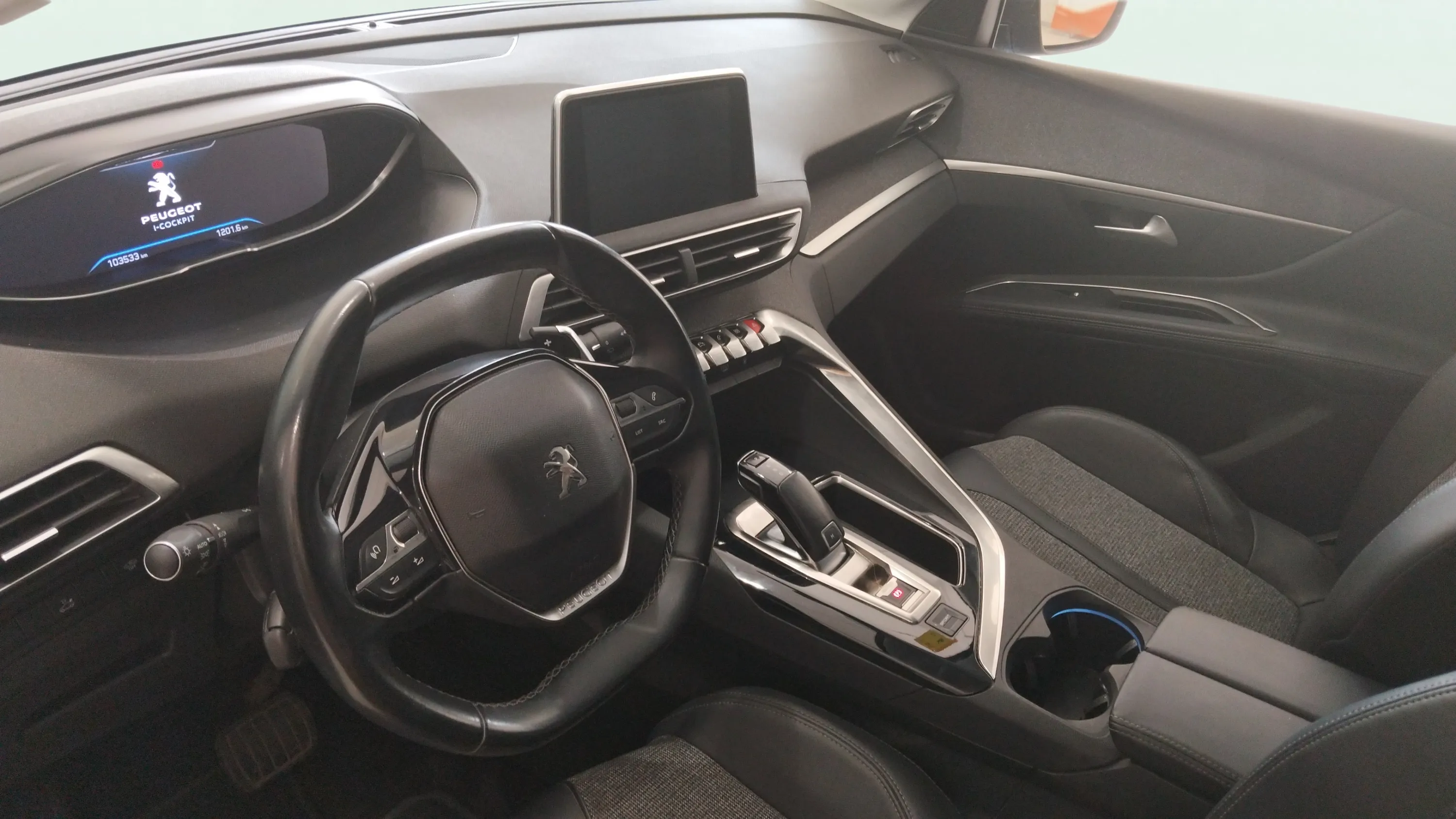 Peugeot 5008 Allure 1.2L PureTech EAT8 - foto 6