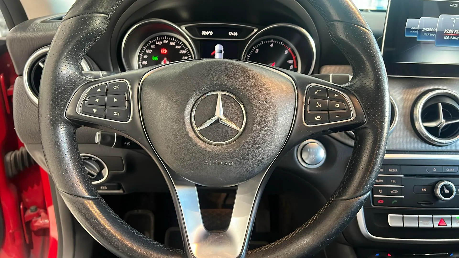 Mercedes-Benz CLA 200 d - foto 12