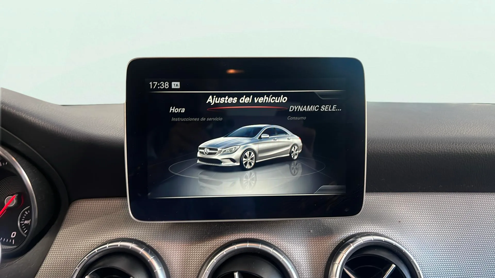 Mercedes-Benz CLA 200 d - foto 20