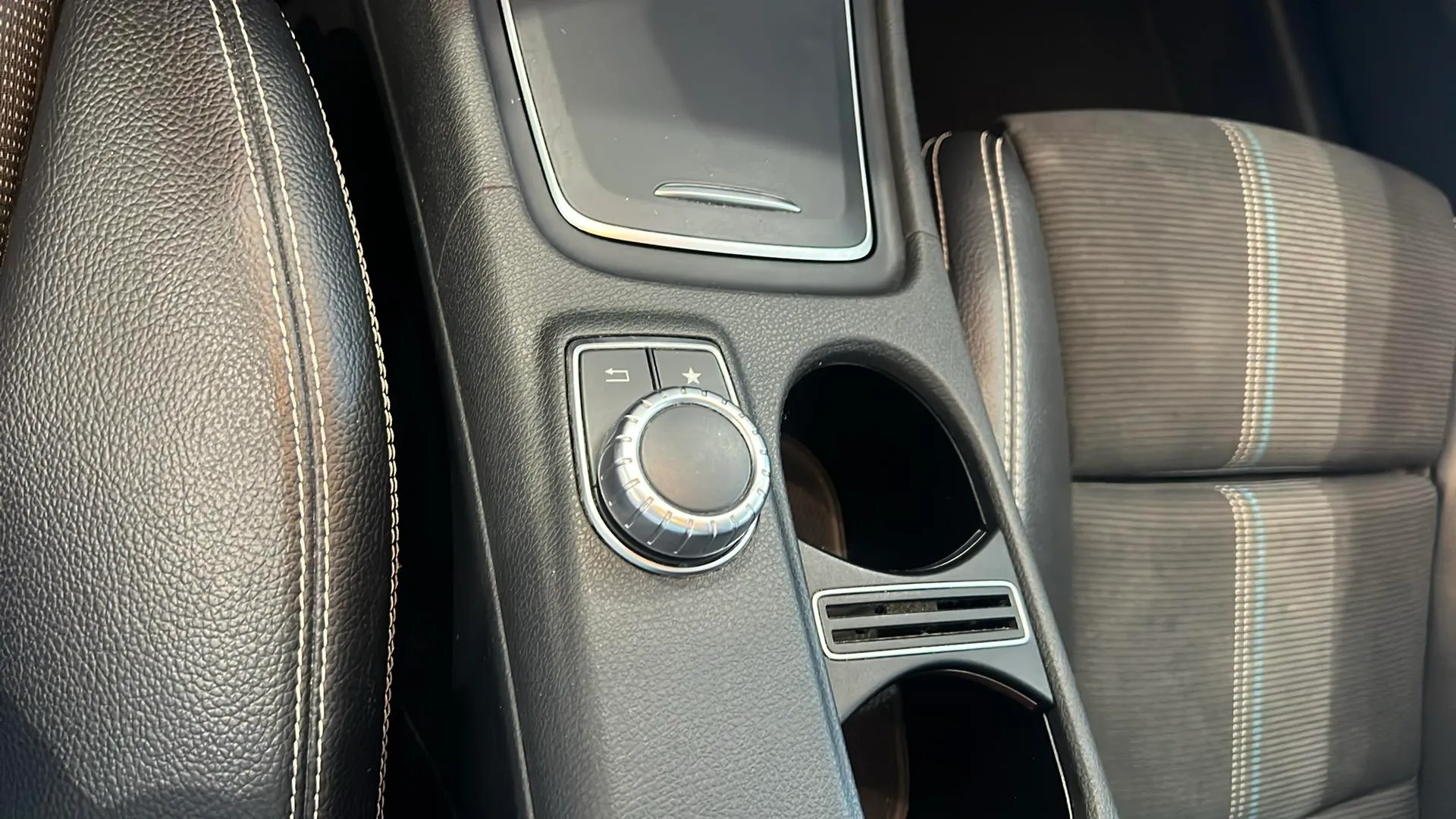 Mercedes-Benz CLA 200 d - foto 14