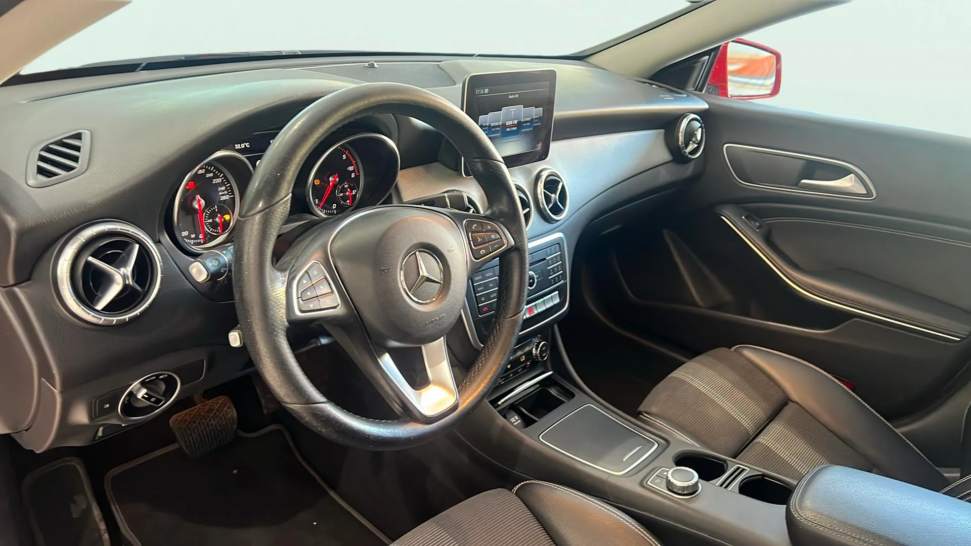 Mercedes-Benz CLA 200 d - foto 9