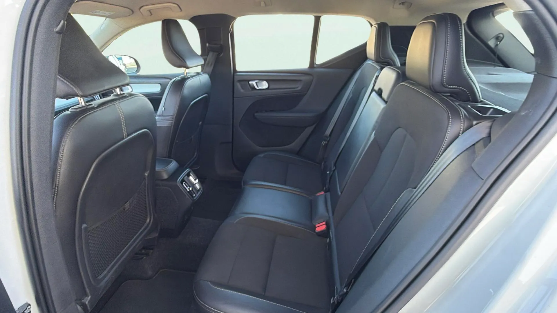 Volvo XC40 2.0 D3 Momentum - foto 26