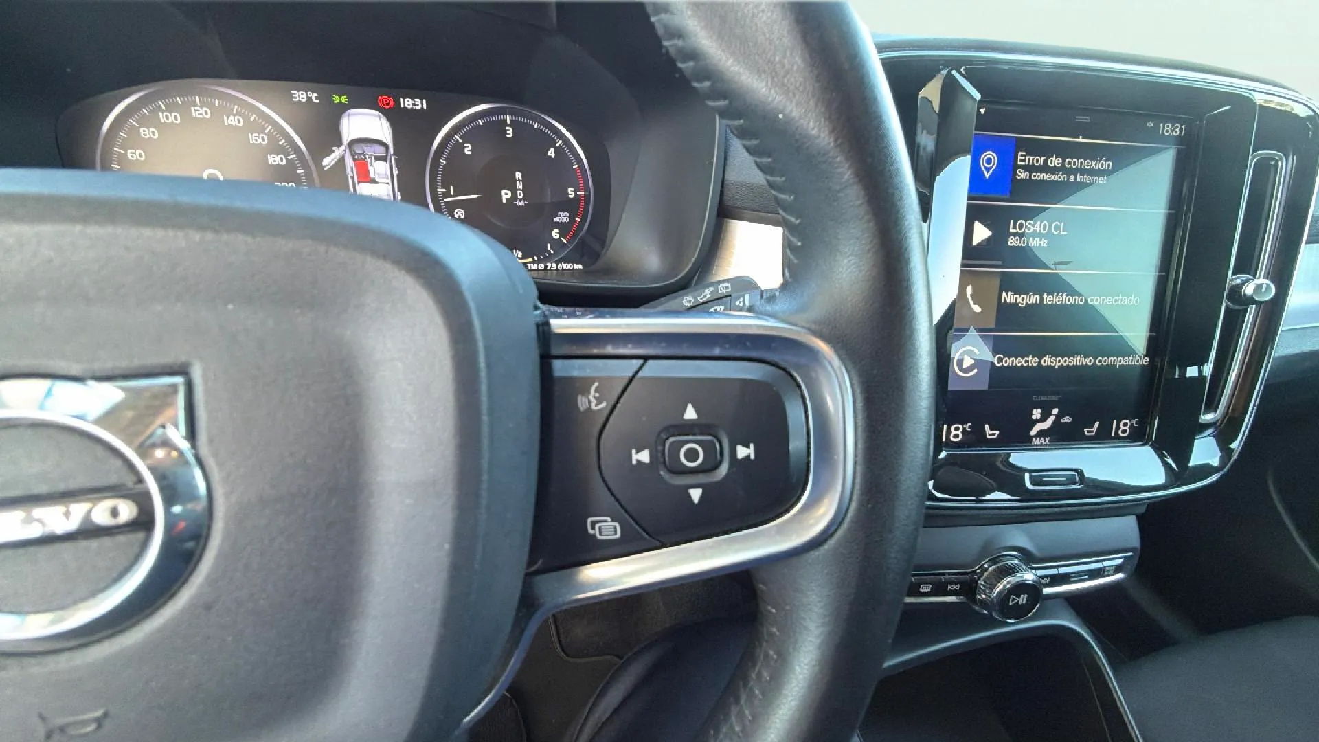 Volvo XC40 2.0 D3 Momentum - foto 15