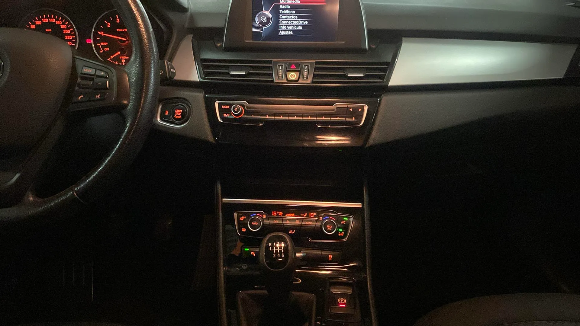BMW Serie 2 Active Tourer 218i - foto 23