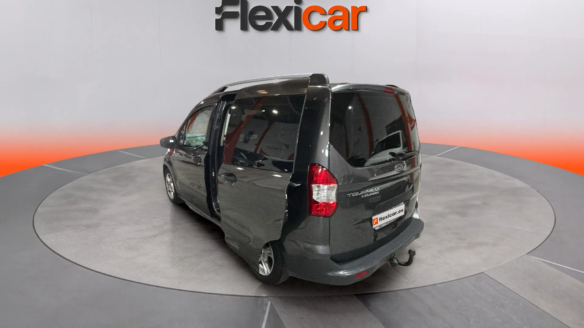 Ford Tourneo Courier 1.0 EcoBoost Titanium - foto 21