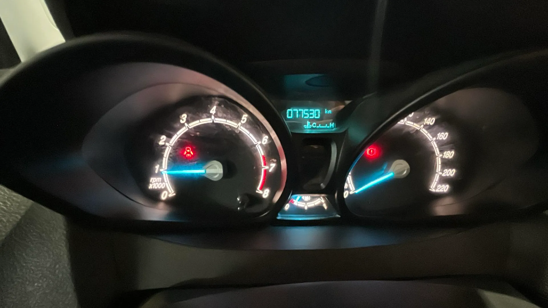 Ford Tourneo Courier 1.0 EcoBoost Titanium - foto 14