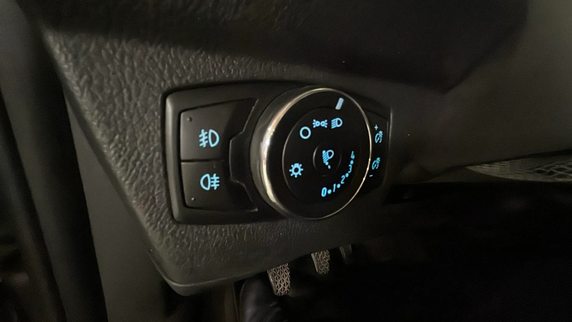 Ford Tourneo Courier 1.0 EcoBoost Titanium - foto 11