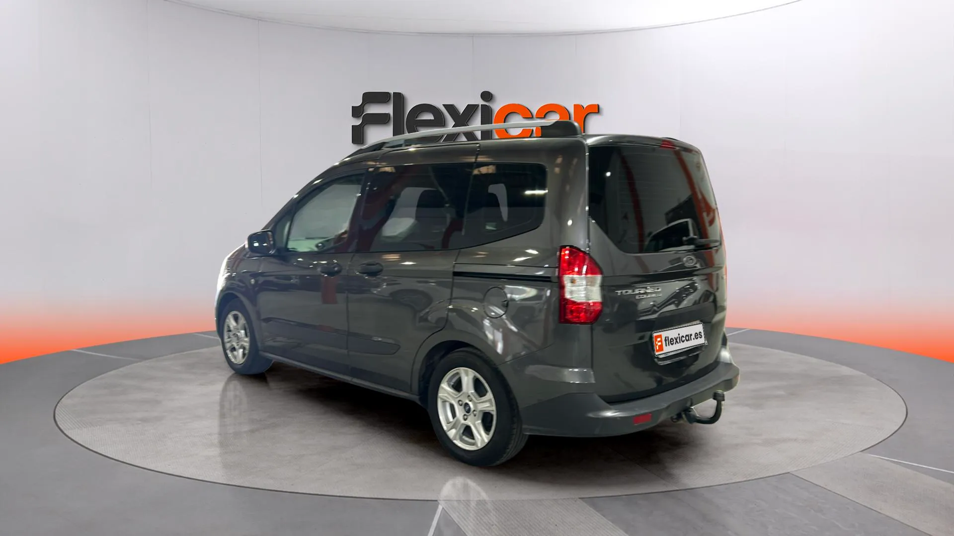 Ford Tourneo Courier 1.0 EcoBoost Titanium - foto 4