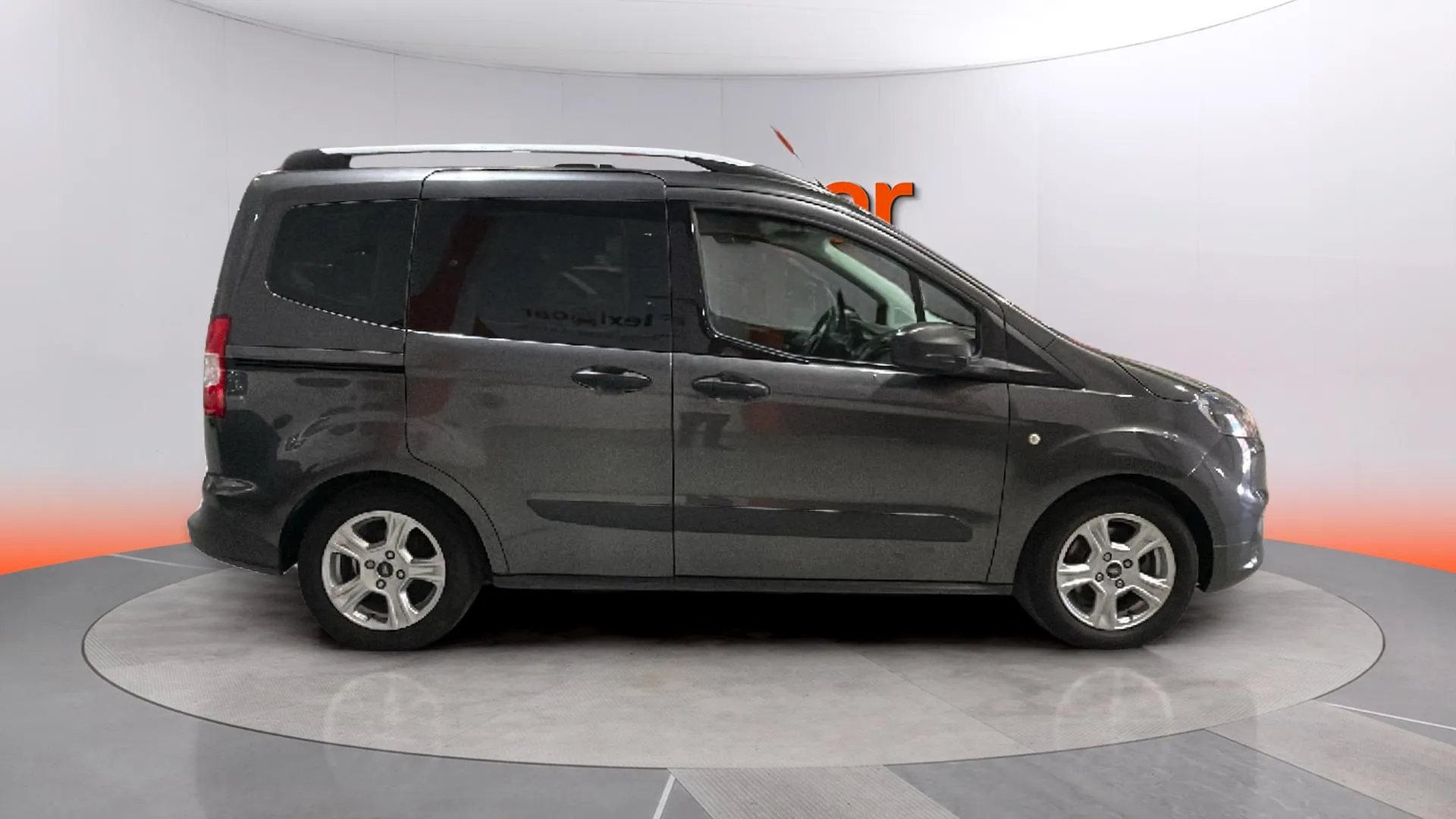 Ford Tourneo Courier 1.0 EcoBoost Titanium - foto 8