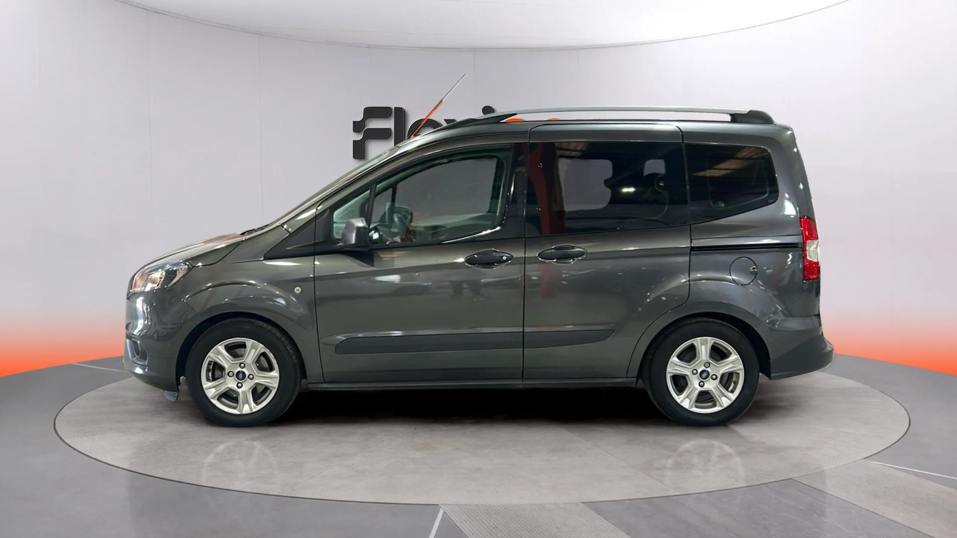 Ford Tourneo Courier 1.0 EcoBoost Titanium - foto 7