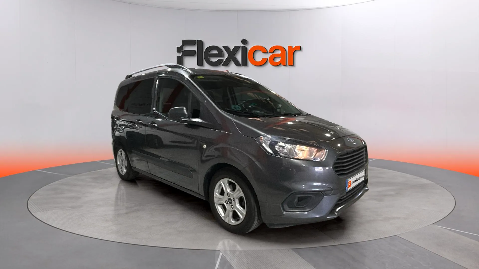 Ford Tourneo Courier 1.0 EcoBoost Titanium