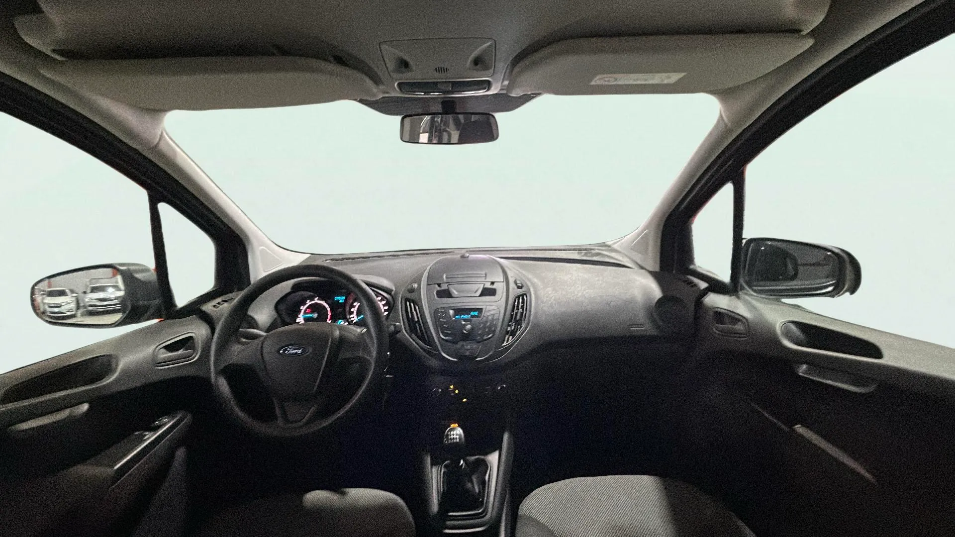 Ford Tourneo Courier 1.0 EcoBoost Titanium - foto 15