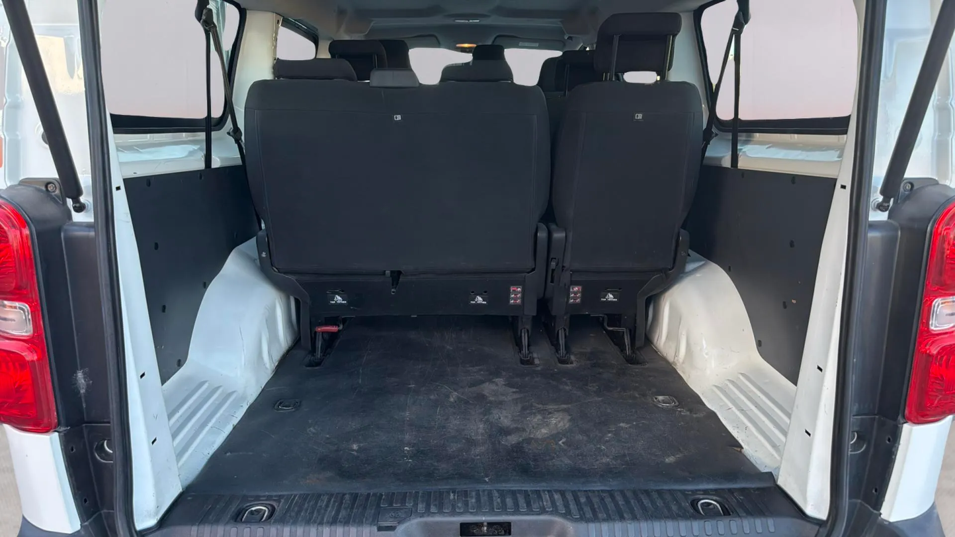 Opel Vivaro 1.6 CDTI L1 2.7t Tourer-9 - foto 16