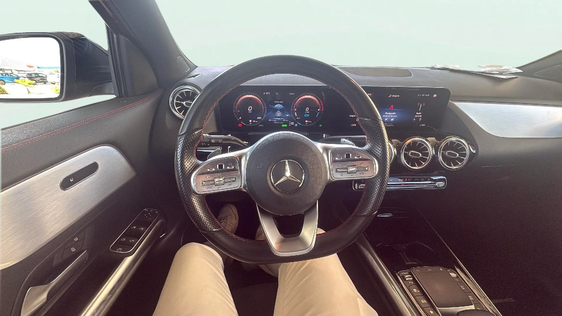 Mercedes-Benz GLA 250 e - foto 11