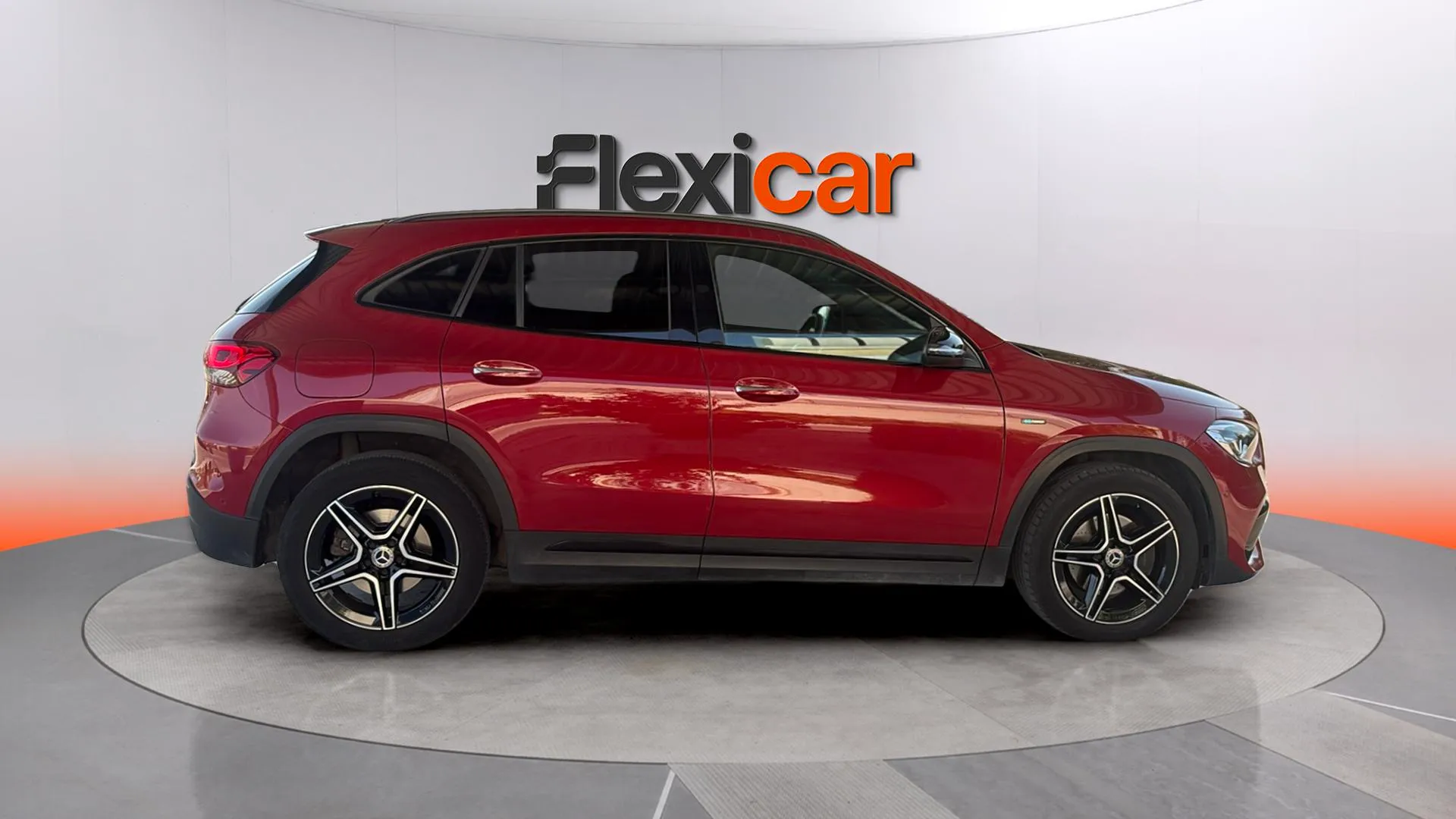 Mercedes-Benz GLA 250 e - foto 8