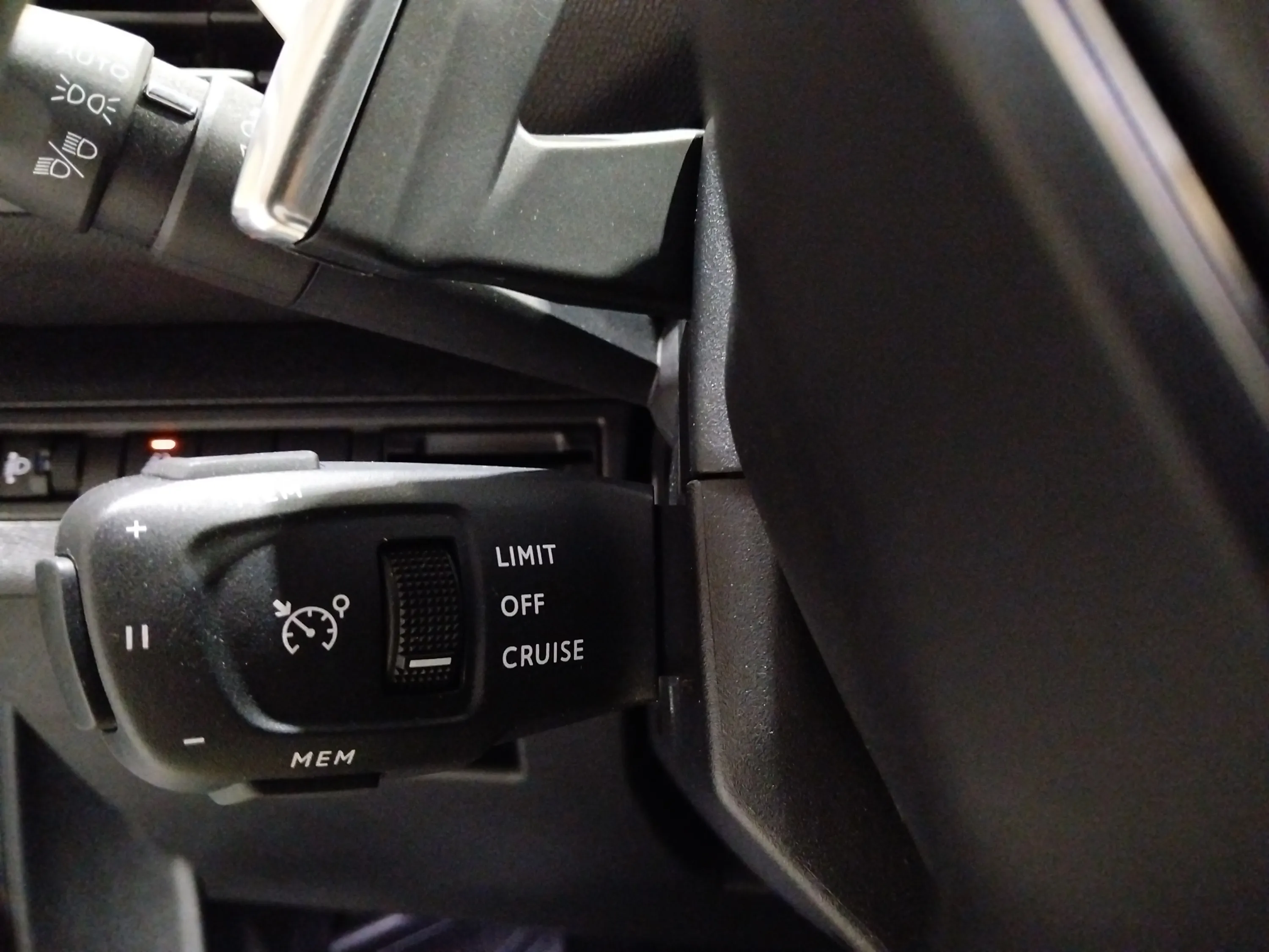 Peugeot 3008 1.2 Allure eDCS6 - foto 28