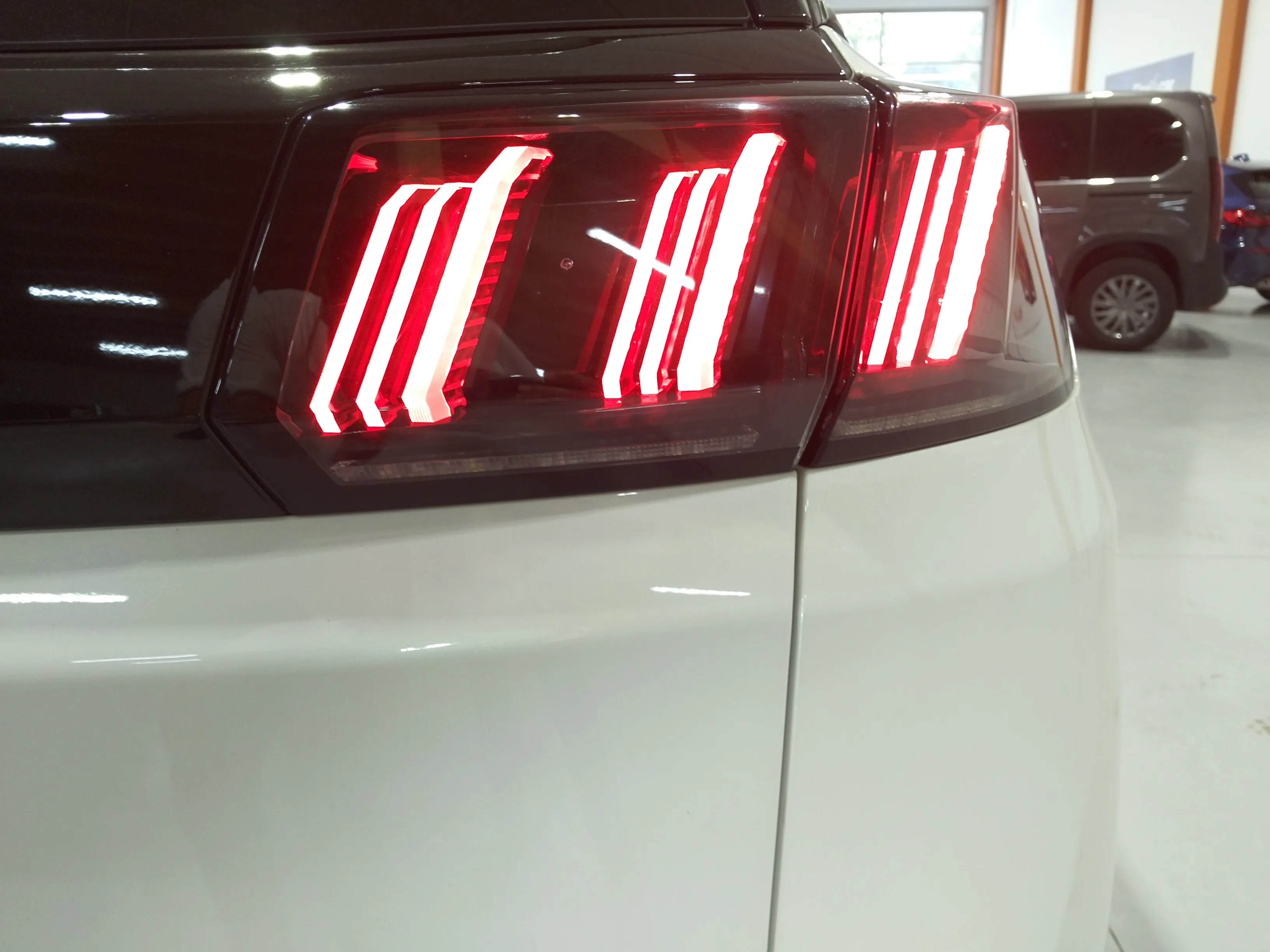 Peugeot 3008 1.2 Allure eDCS6 - foto 18