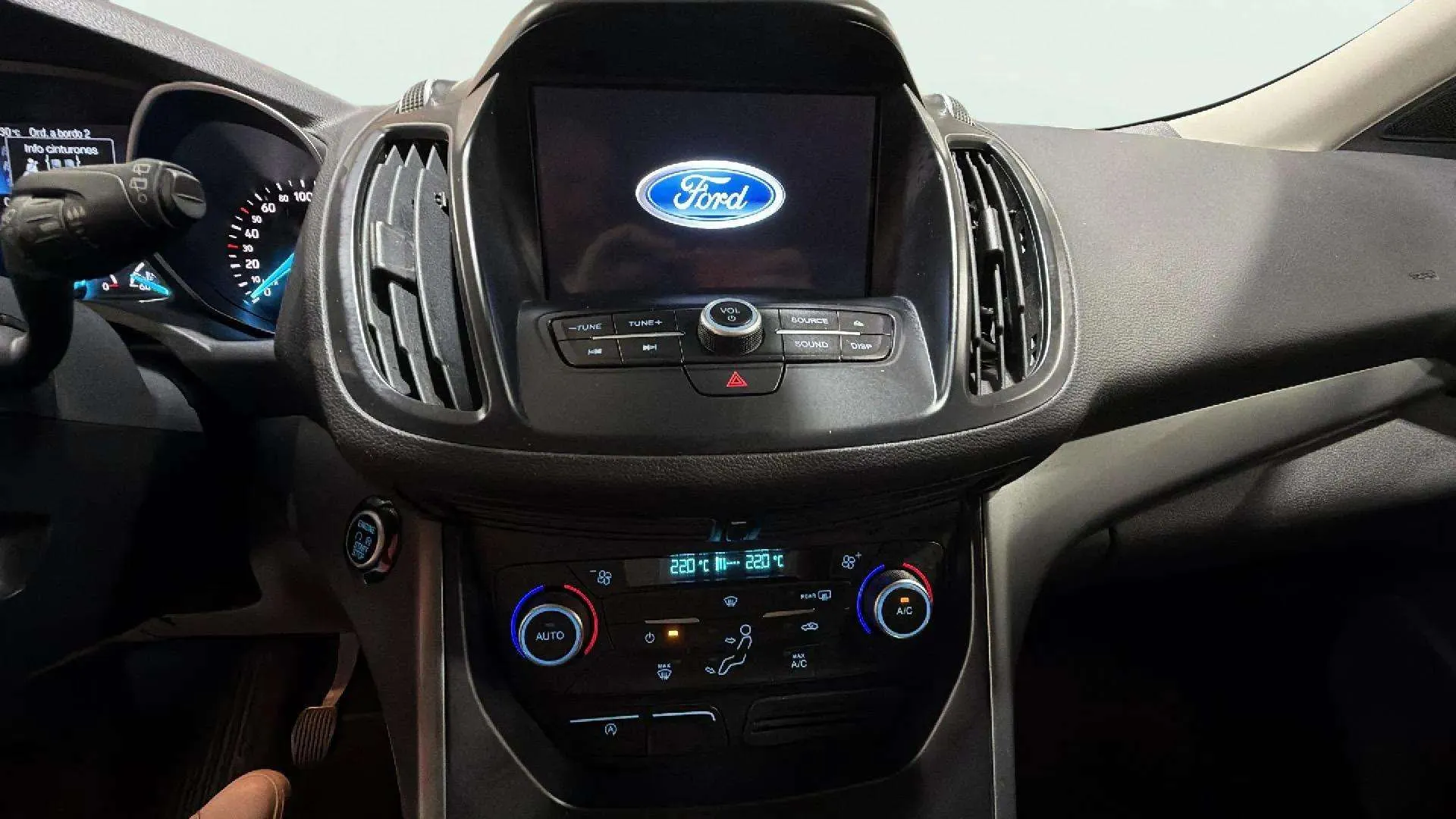 Ford Kuga 1.5 EcoBoost A-S-S 4x2 Trend+ - foto 11