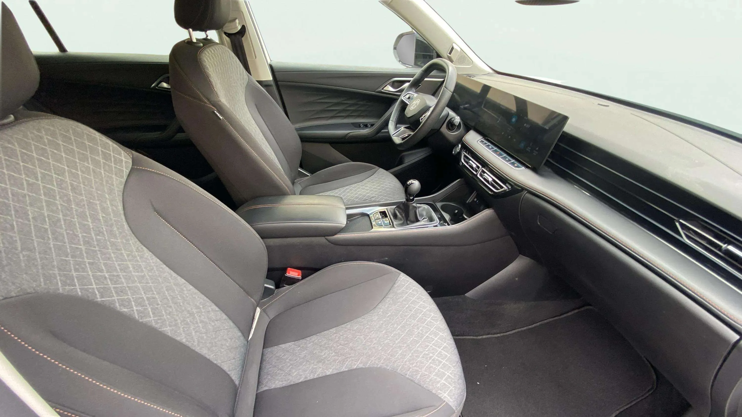 MG HS 1.5 Turbo GDI Comfort - foto 17