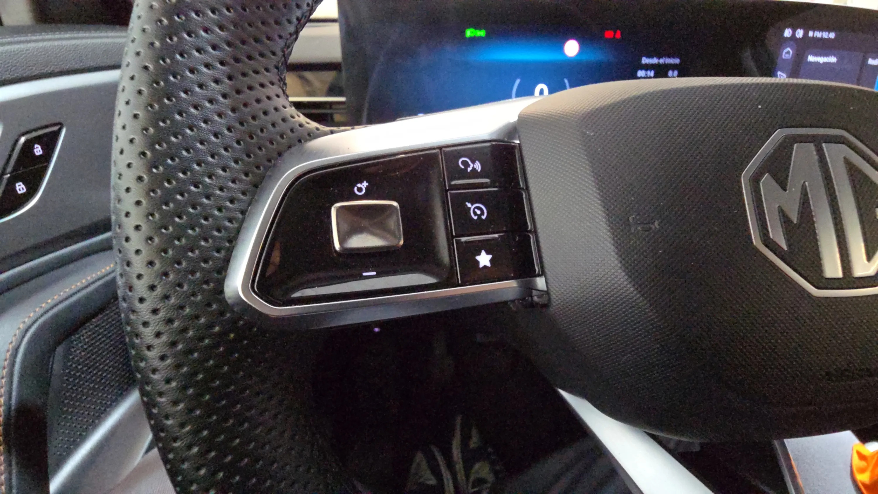 MG HS 1.5 Turbo GDI Comfort DCT - foto 12