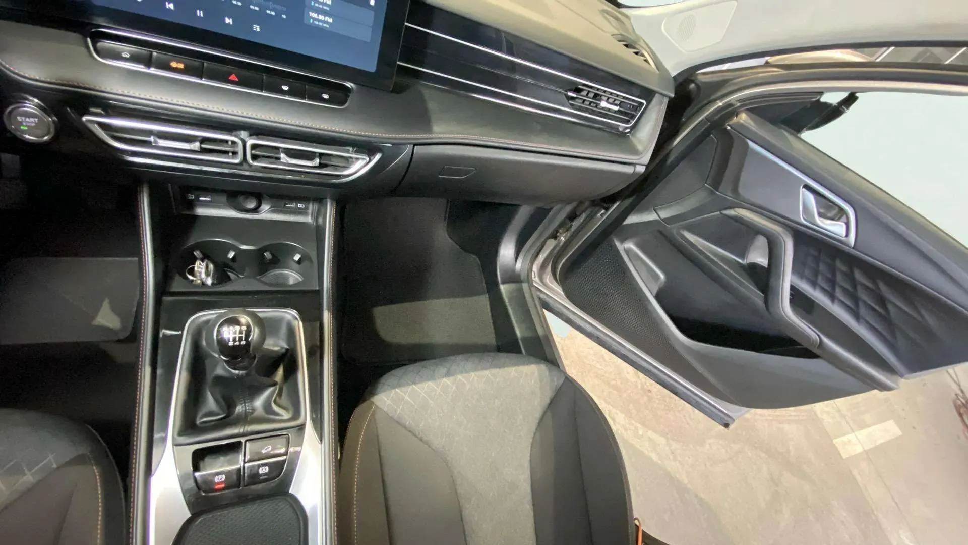MG HS 1.5T Comfort - foto 30