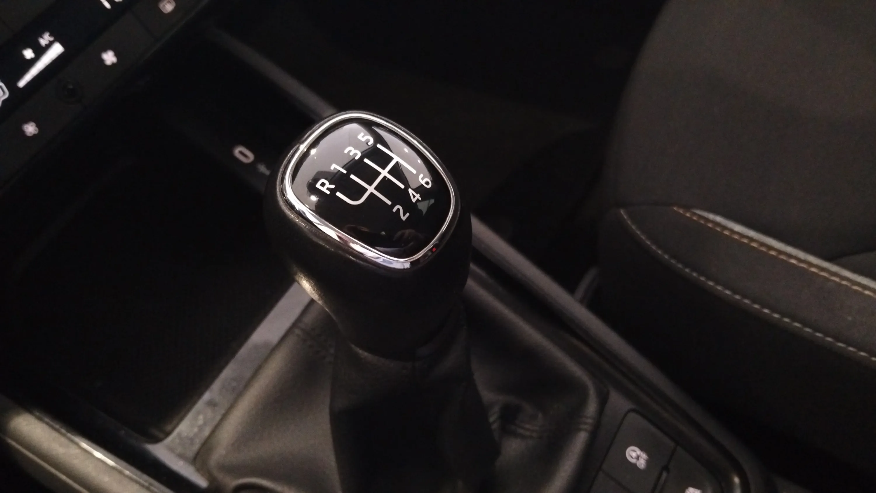 Škoda Scala 1.0 TSI Selection - foto 16