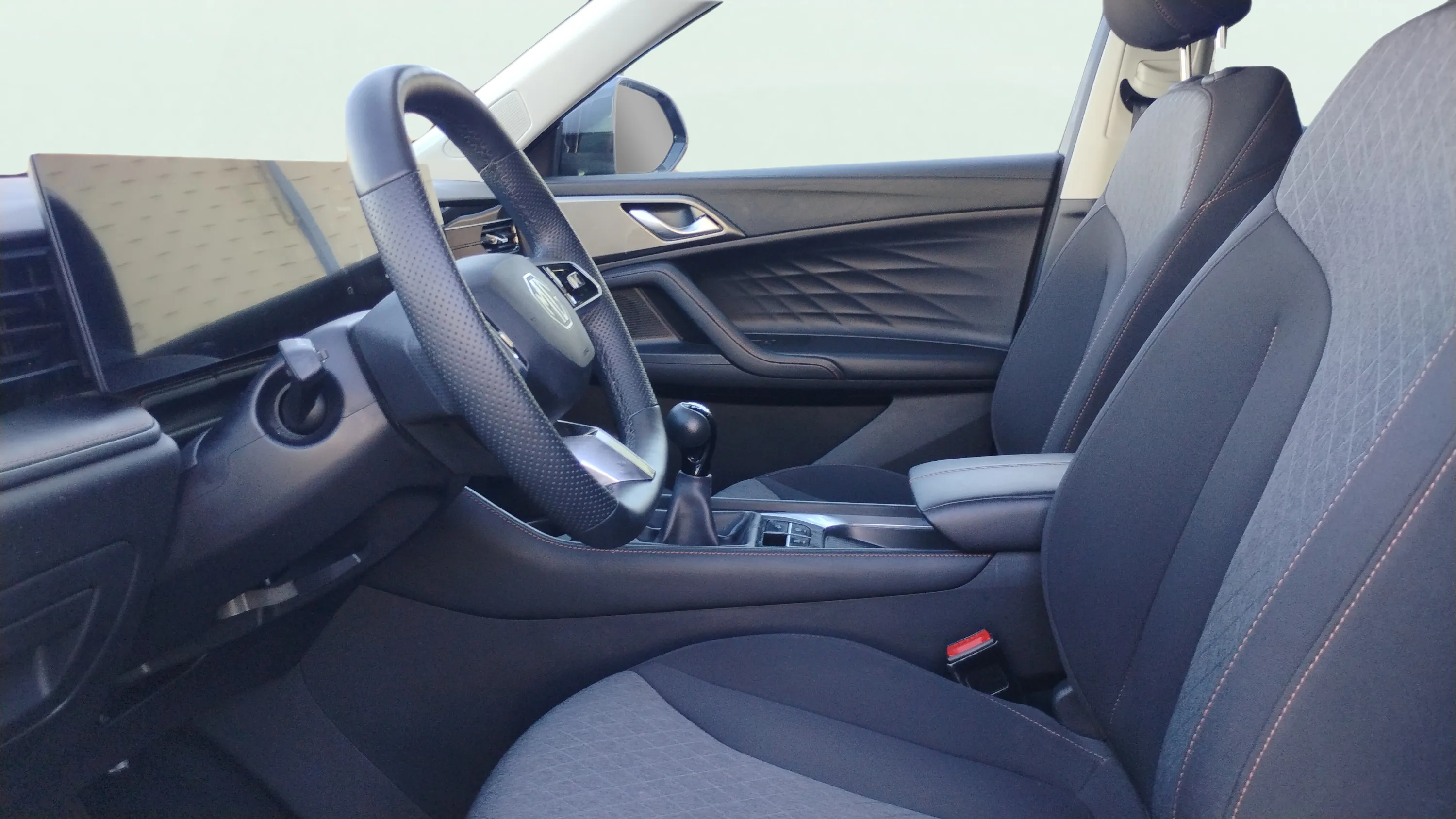 MG HS 1.5 Turbo GDI Comfort - foto 17