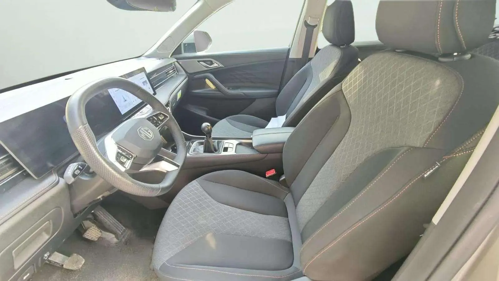 MG HS 1.5T Comfort - foto 27