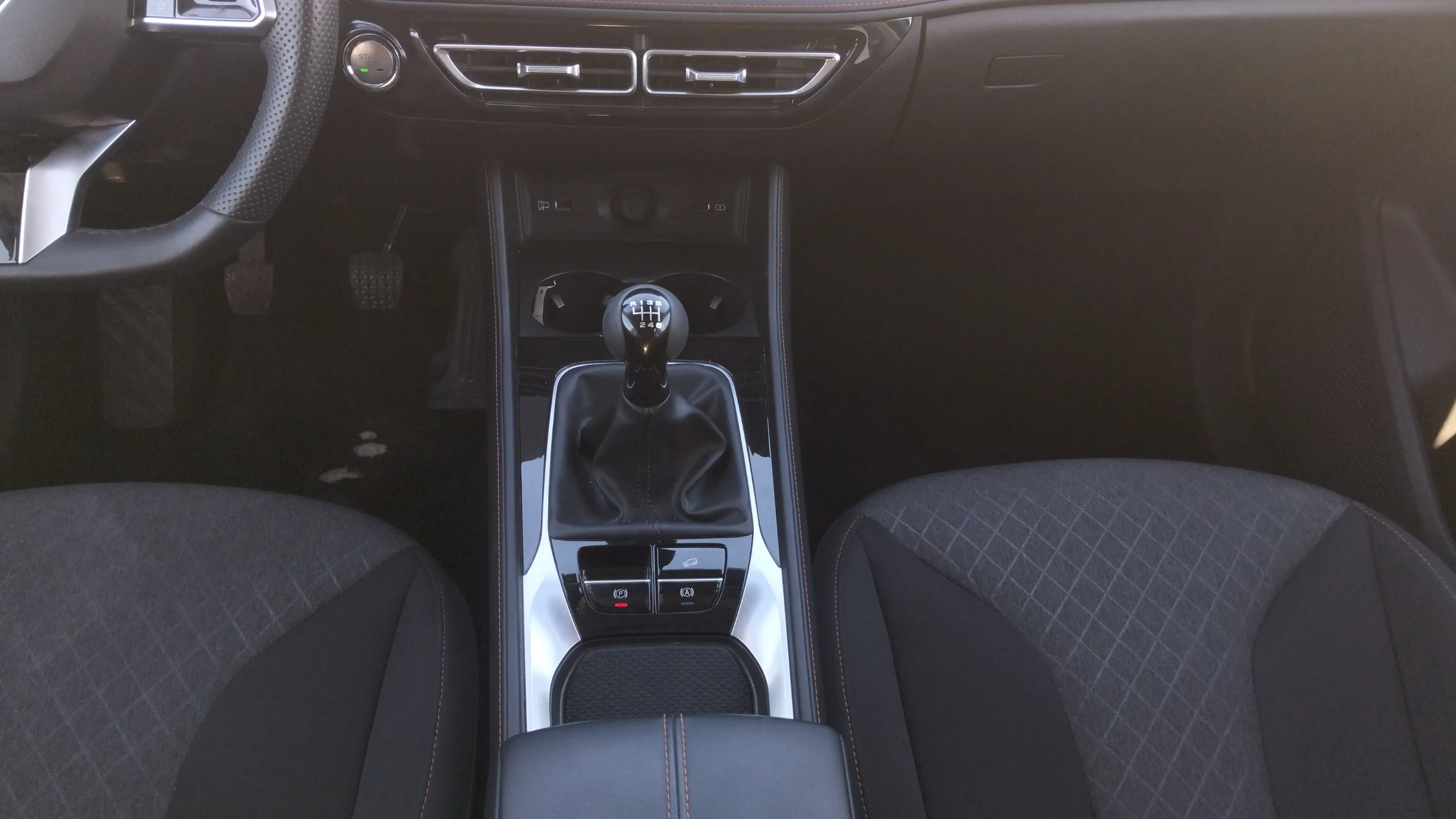 MG HS 1.5T Comfort - foto 19