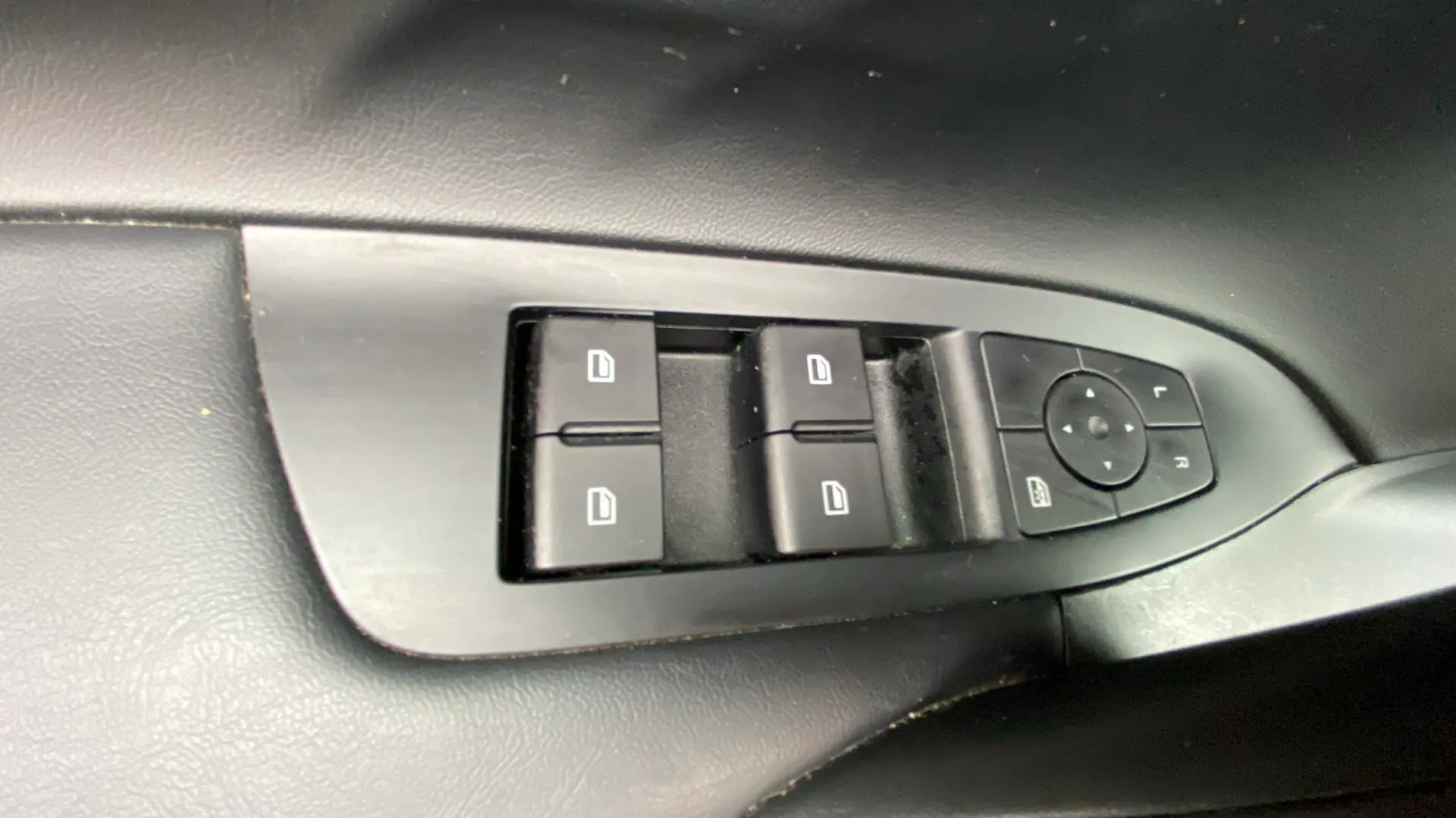 MG HS 1.5 Turbo GDI Comfort - foto 18