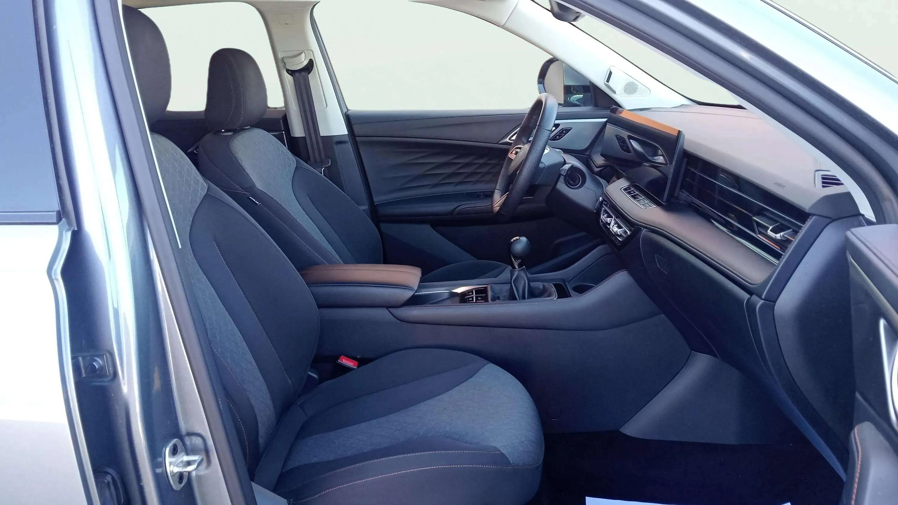 MG HS 1.5 Turbo GDI Comfort - foto 12
