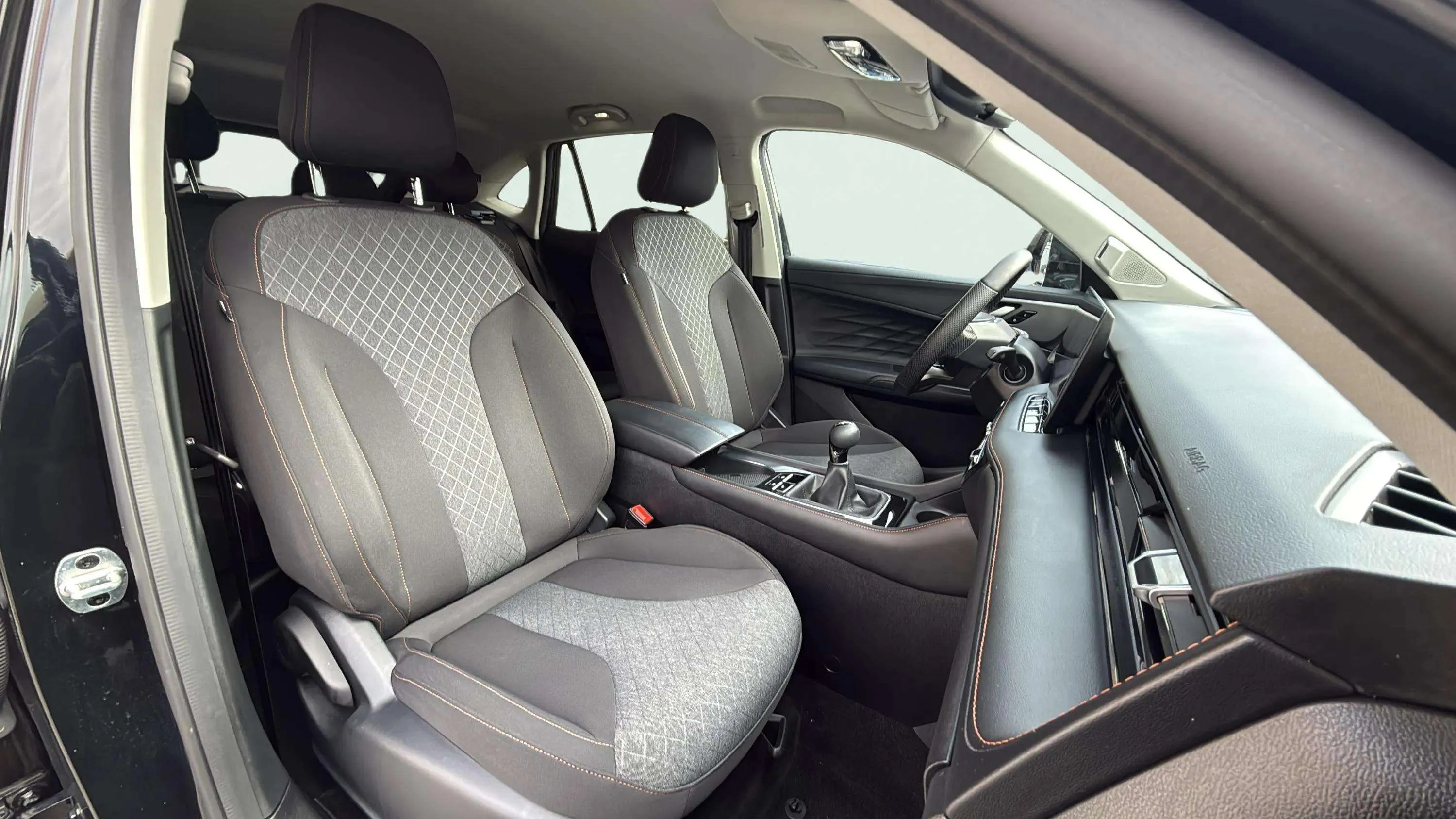 MG HS 1.5 Turbo GDI Comfort - foto 18