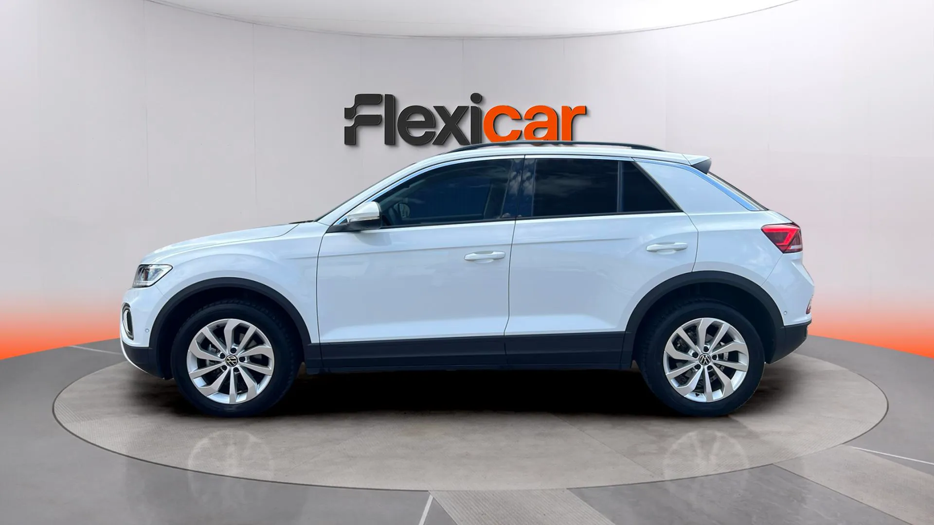 Volkswagen T-Roc "más" 2.0 TDI DSG - foto 2