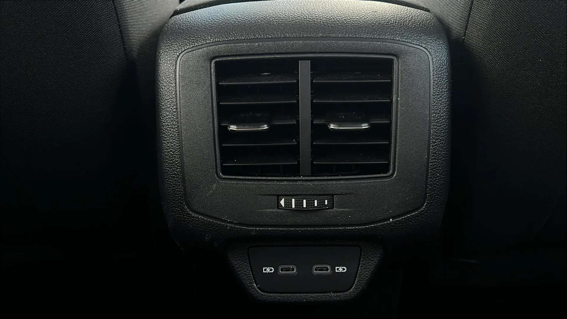 Volkswagen T-Roc "más" 2.0 TDI DSG - foto 26